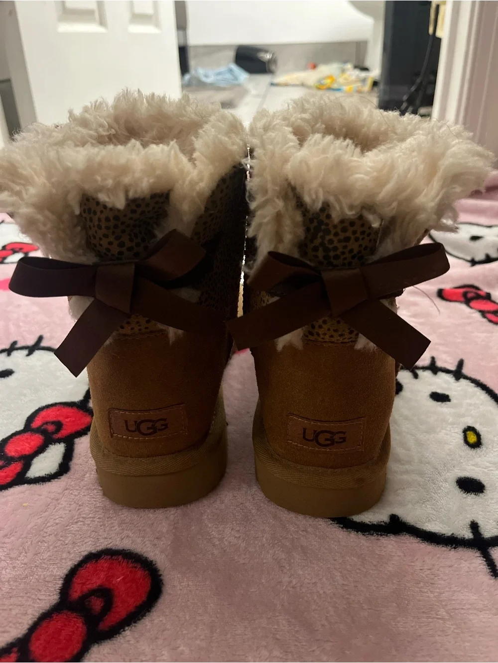 UGG Kids Chestnut Suede Fur-Trim Bow-Back Boots
